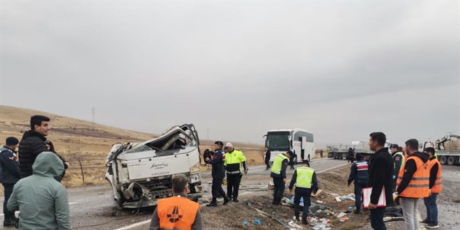 Kayseri'de zincirleme kaza: l ve yarallar var - Son Dakika Haber