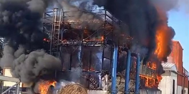 zmir'de fabrikada kan yangn sndrld