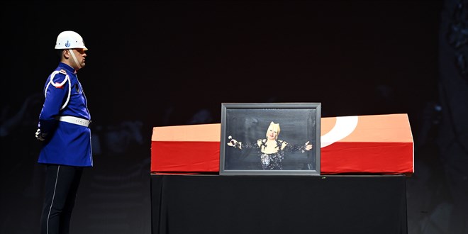 Muazzez Abac iin AKM'de tren dzenlendi