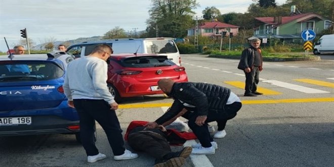 Trafik kazas sonras kan kavgada yaralanan src ld - Son Dakika Haber