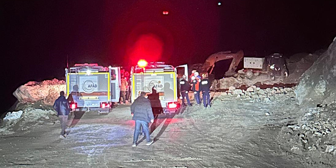 Sivas'ta maden ocanda gk: 1 iiyi kurtarma almalar sryor - Son Dakika Haber