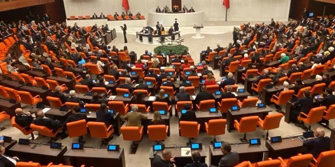 zgr zel dahil 11 vekilin dokunulmazlk dosyas Meclis'te