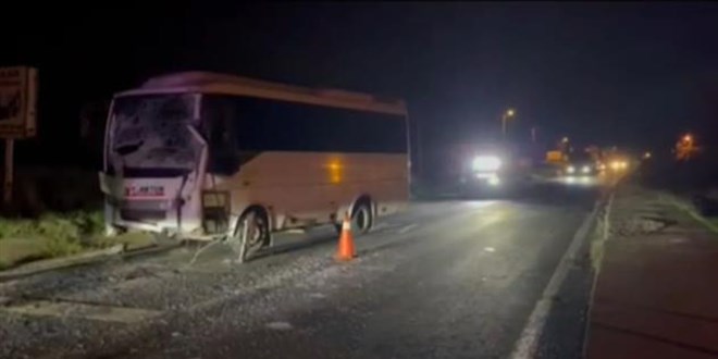 erkezky'de iki servis arac arpt: 8 ii yaral - Son Dakika Haber