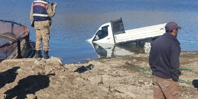 El freni ekilmeyen kamyonet baraj glne dt: 1 l - Son Dakika Haber