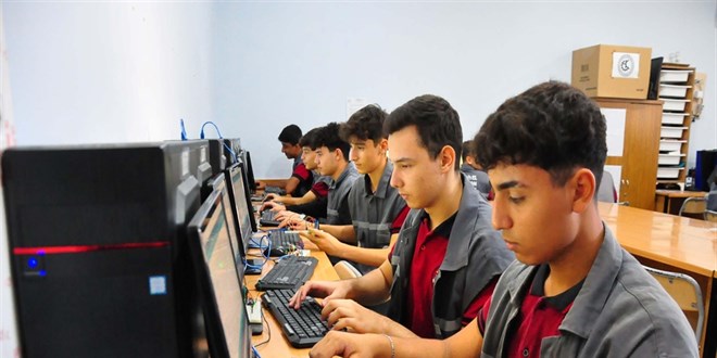 Lise rencileri hem kazanyor hem kazandryor