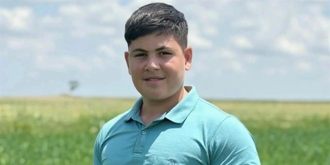 Traktrn altnda kalan 14 yandaki ocuk hayatn kaybetti - Son Dakika Haber