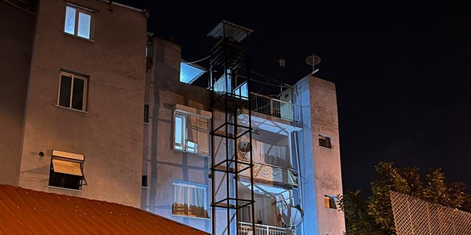 Kardei iin yaptrd engelli asansrnden derek ld - Son Dakika Haber