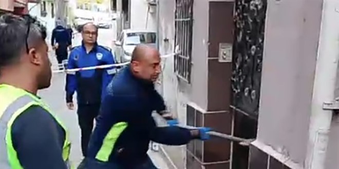 zmir Bykehir ekipleri vatandan evine balyozla girdi - Son Dakika Haber
