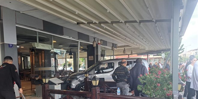 15 yandaki src, otomobille restorana dald - Son Dakika Haber