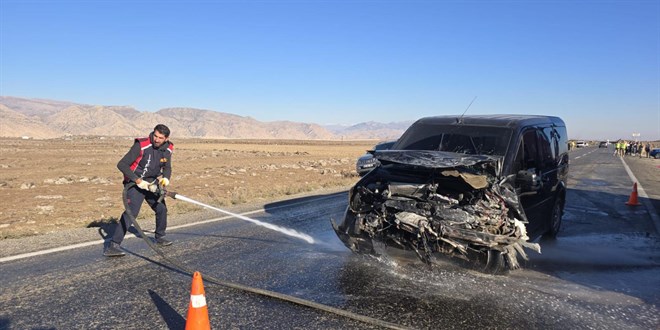 rnak'ta iki ara kafa kafaya arpt: 8 kii yaraland