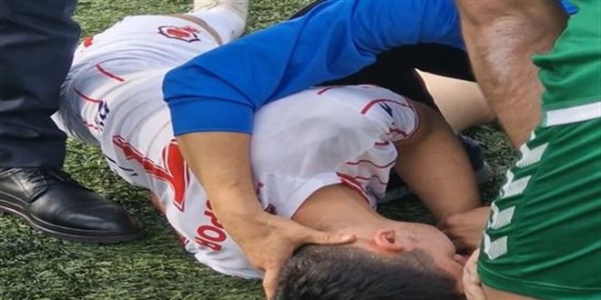 Amatr mata futbolcu bilincini kaybetti - Son Dakika Haber