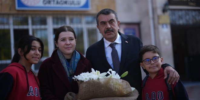 Bakan Tekin'den retmenlere mektup: Her ocuun gelecei size emanet