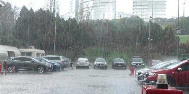 stanbul'da aniden bastran dolu srprizi - Son Dakika Haber