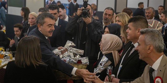 Bakan Tekin 81 ilden gelen retmenlerle bulutu - Son Dakika Haber