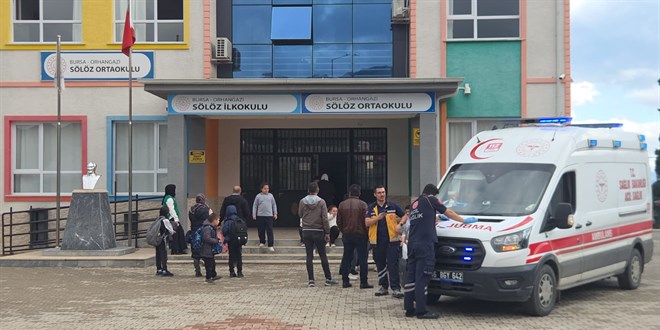 Tavuk nitzel yiyen 23 ilkokul rencisi hastanelik oldu