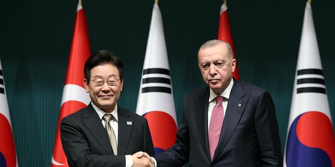 Trkiye ile Gney Kore arasnda 3 anlama imzaland