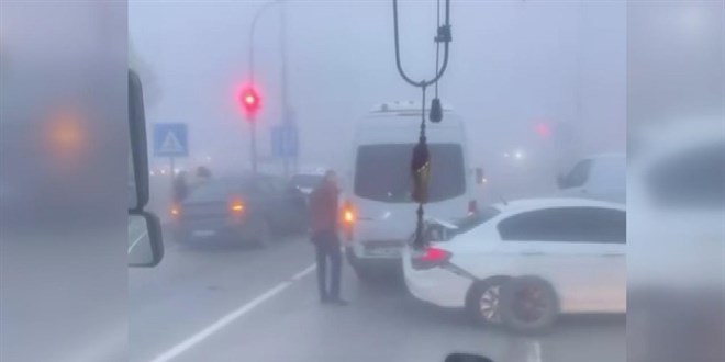 Ankara'da youn siste zincirleme kaza