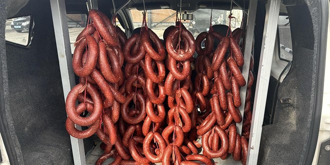 pheli ara durduruldu, 120 kilogram kaak sucuk ele geirildi - Son Dakika Haber