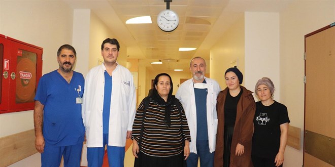 Karnndan karlan 15,8 kiloluk tmrle hayat deiti - Son Dakika Haber