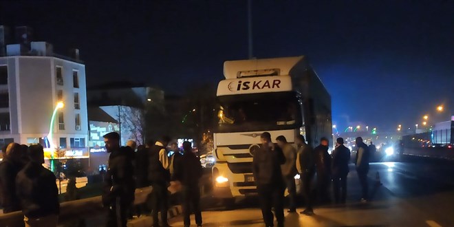 Kocaeli'de motosikletin yayaya arpt kazada 2 kii ld - Son Dakika Haber
