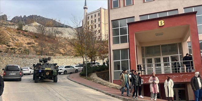 niversitede mesai arkadan silahla rehin alan kii tutukland - Son Dakika Haber