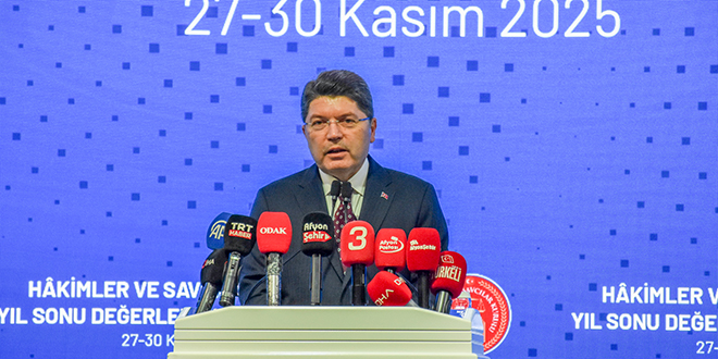 Bakan Tun'tan yarg mensuplarna: Dosya raflarda beklemez!