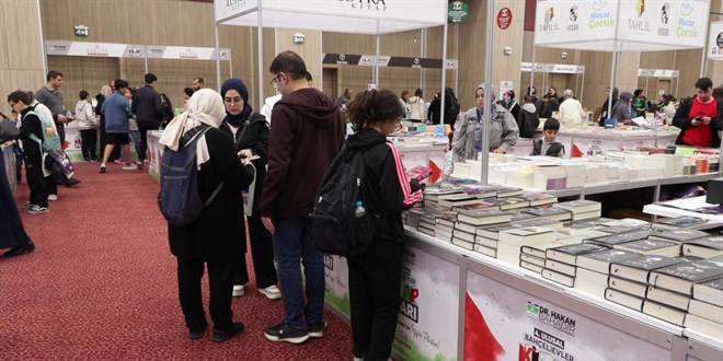 Bahelievler Kitap Fuar kaplarn at