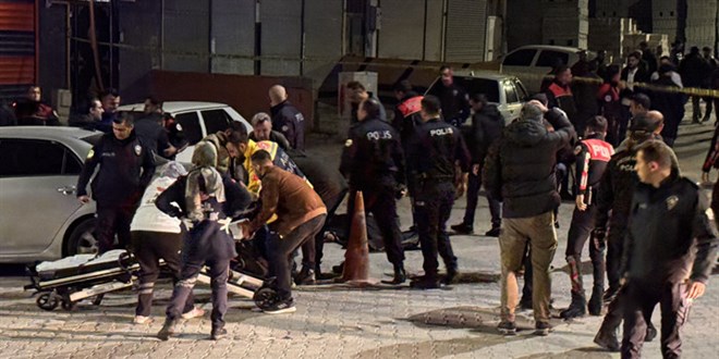 Akrabalar arasnda silahl kavga! l ve yarallar var