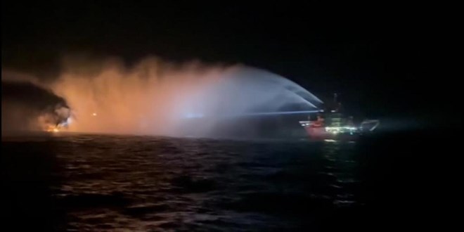 Karadeniz'de 2 ticari gemide patlama oldu - Son Dakika Haber