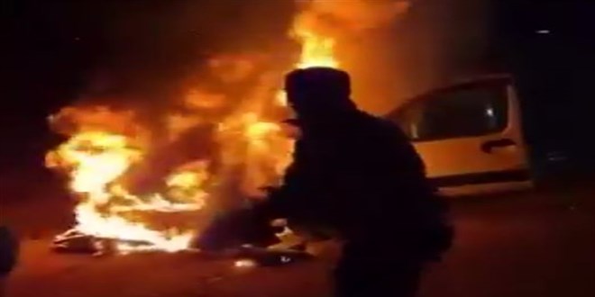 Cezaevi personeli, yanan araca mdahale ederek 5 kiilik aileyi kurtard - Son Dakika Haber