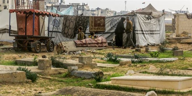 Filistinliler mezarlklarda yaam mcadelesi veriyor - Son Dakika Haber