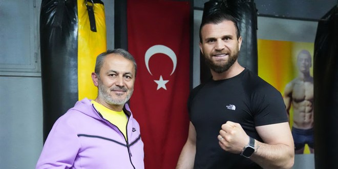 Milli kick boksu Kadir Yldrm, dnya ampiyonu oldu