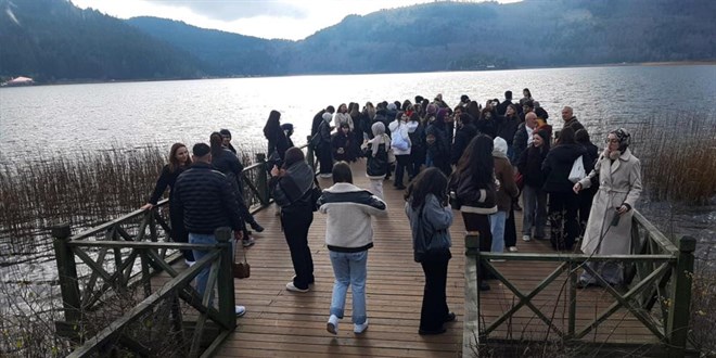 Bolu'nun doa harikas Abant Gl'ne ziyareti akn