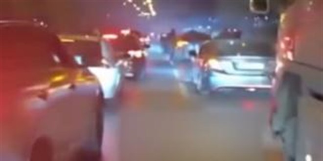 Mersin'de yolu kapatan dn konvoyuna ceza - Son Dakika Haber