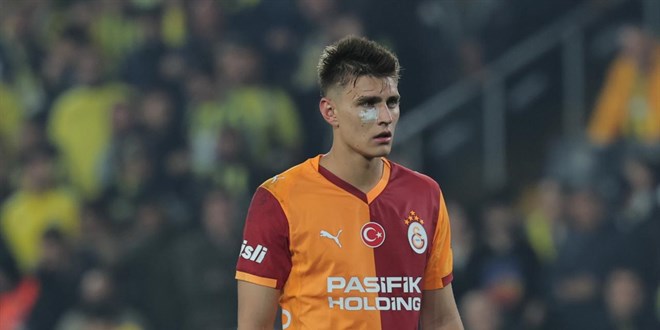 Galatasarayl futbolcu Kazmcan Karata'n gzne akmak atan kii yakaland - Son Dakika Haber