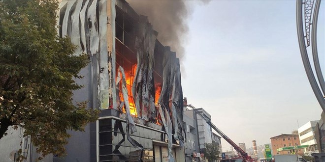 Fabrika yangn madurlarna hakaret eden 2 zanl tutukland - Son Dakika Haber