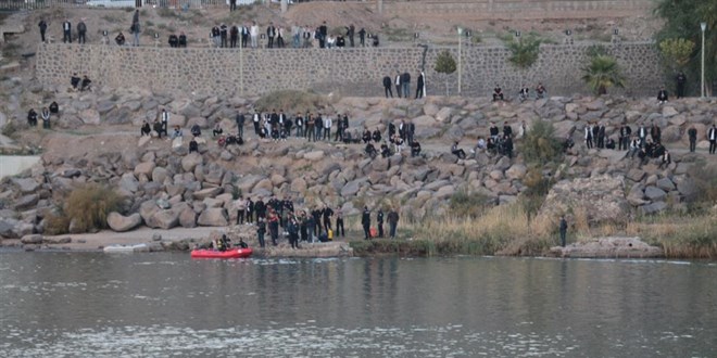 Nehre den terliini almak isterken suya den ocuk kayboldu - Son Dakika Haber