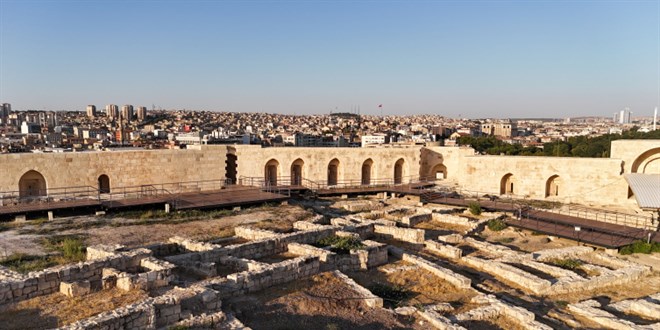 Depremde hasar gren Gaziantep Kalesi'nin restorasyonu tamamland