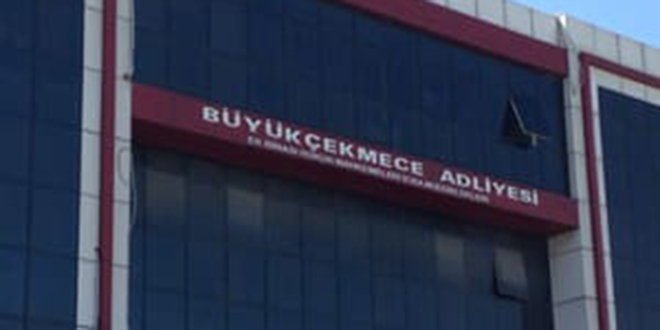 Adliyenin emanet kasasn soyan pheli ve ei iin  krmz blten talebi