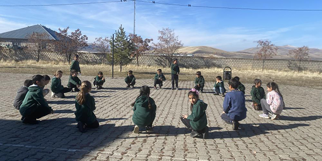 Krsaln iki kadn retmeni zorluklara ramen eitimi omuzluyor - Son Dakika Haber