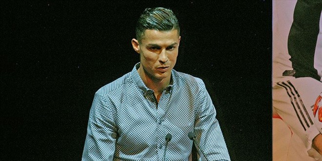Ronaldo, yapay zeka dnyasna adm att: CR7'nin 20 yllk kariyeri tek platformda