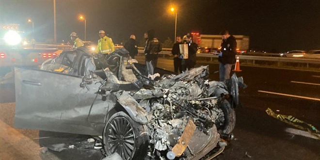 Ankara'da feci kaza: 2 l, 1 yaral