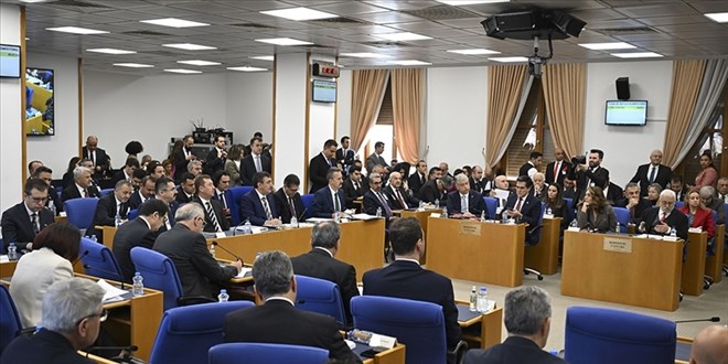 Kariyer Meslek Mensuplarndan Meclis'e ar: 'Dzenleme Amacndan Saptrld'