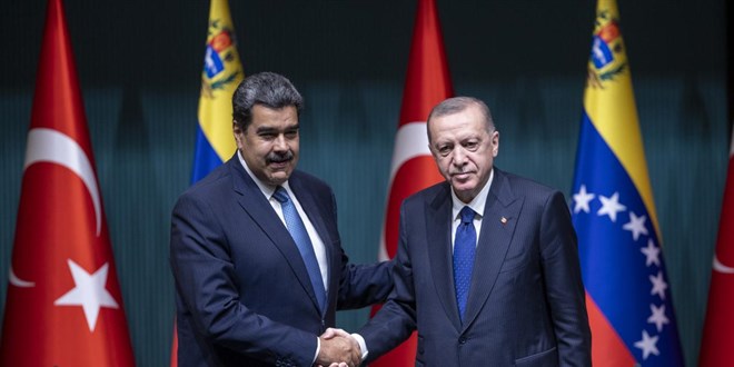 Cumhurbakan Erdoan Venezuelal mevkida Maduro ile grt