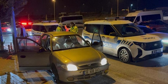 Uygulama yapan polise arpp, kaan ahs tutukland - Son Dakika Haber