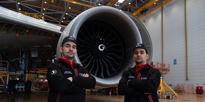 Hi ayrlmayan ikizler gkyznde emniyeti birlikte salyor