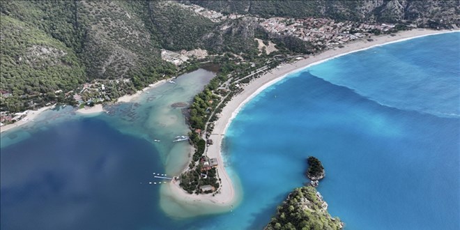 Fethiye'de ldeniz'in rengi turkuaza dnd