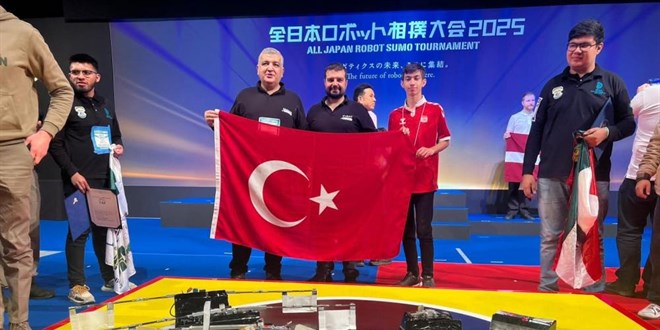 Robotik Kodlama Yarmasndan Dnya ampiyonu olarak dndler