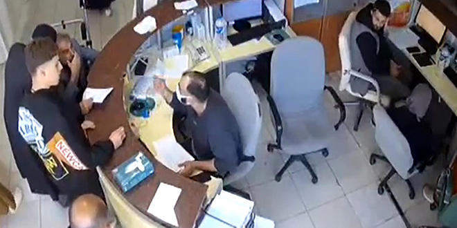 Hastaya hakaret iddias nedeniyle disiplin cezas alan doktor, istifa etti - Son Dakika Haber