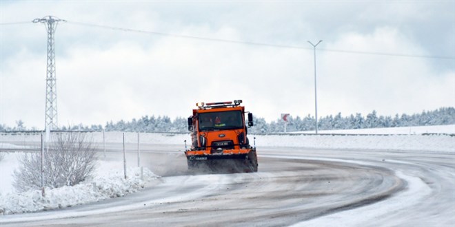 Youn kar nedeniyle 22 yol ulama kapand